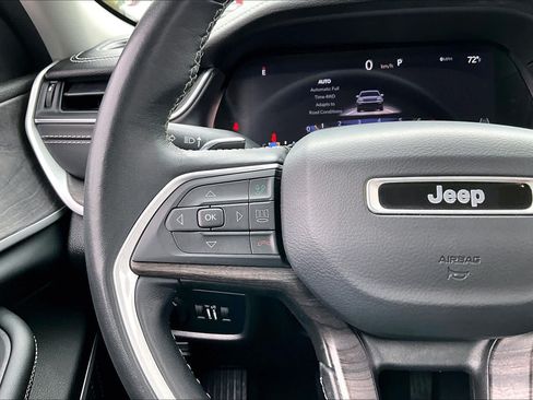 Used 2022 Jeep Grand Cherokee L Limited AWD/4WD image 24