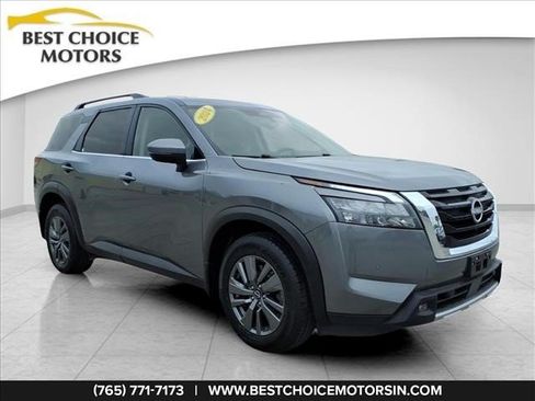 Used 2024 Nissan Pathfinder SV AWD/4WD image 1