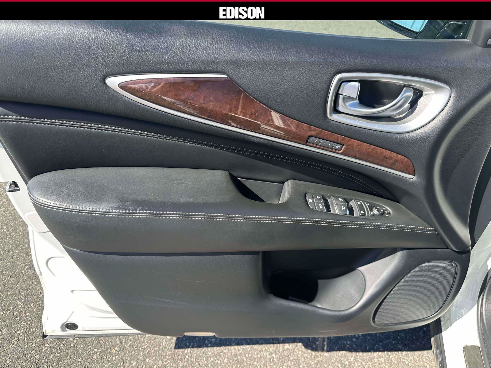 Used 2019 INFINITI QX60 Luxe w/ Sensory Package AWD/4WD image 18