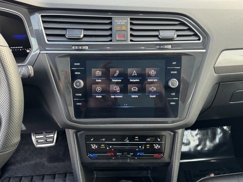 Certified 2024 Volkswagen Tiguan SE R-Line image 25