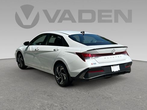 New 2025 Hyundai Elantra SEL image 20
