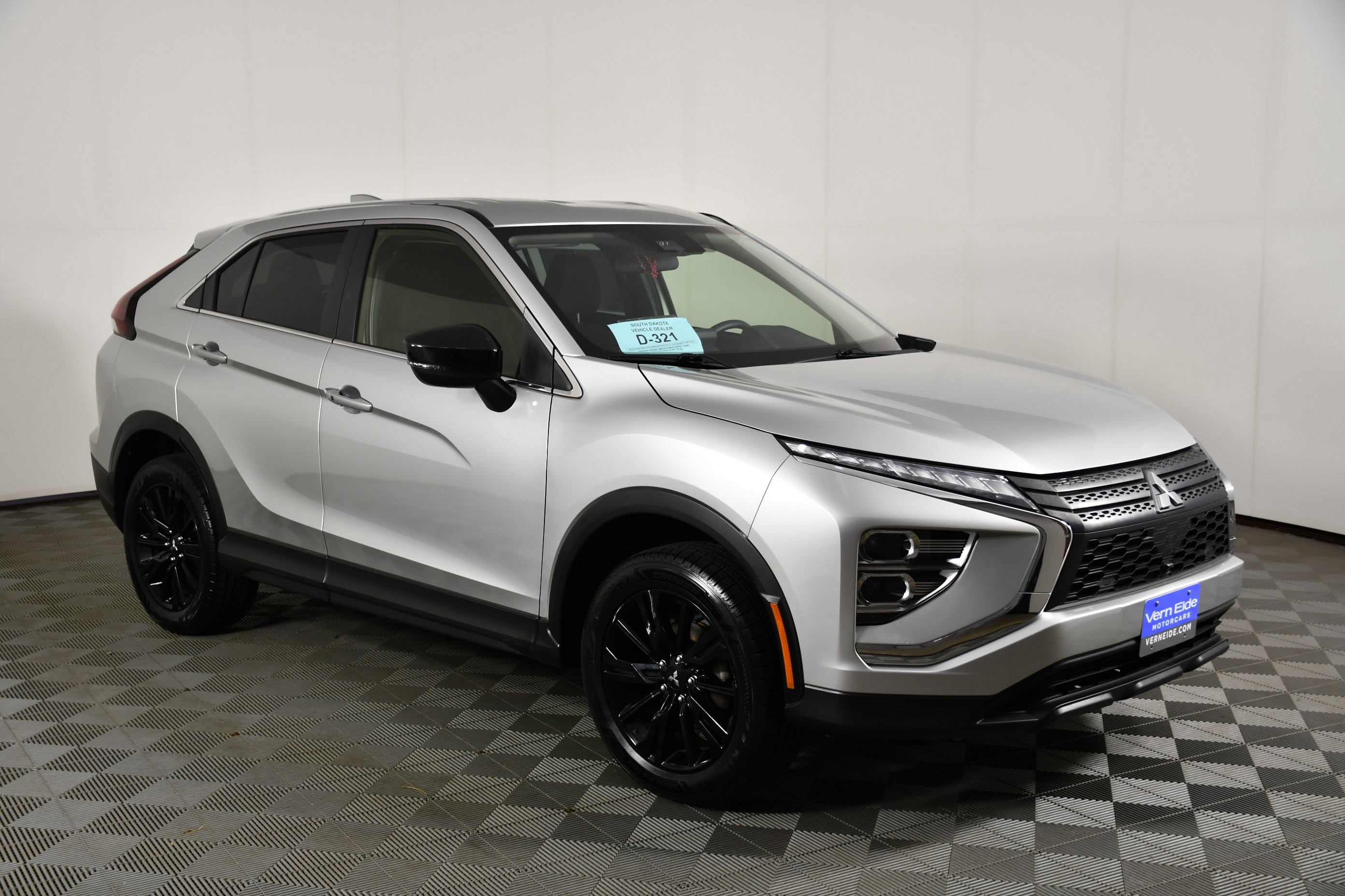 Used 2024 Mitsubishi Eclipse Cross LE AWD/4WD image 4