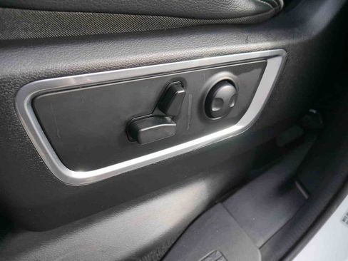 Certified 2025 RAM 1500 Laramie image 32