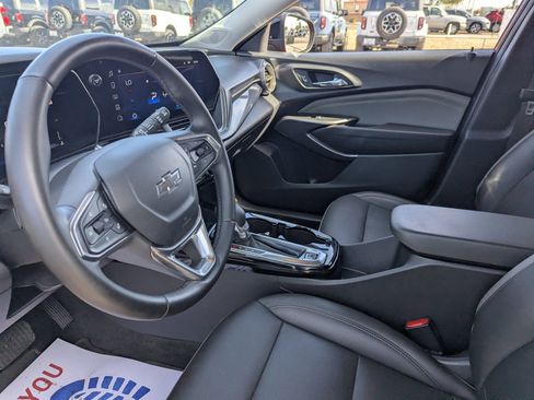 Used 2024 Chevrolet Trax ACTIV w/ Sunroof Package image 14