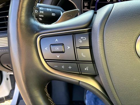 Used 2021 Lexus LS 500 w/ Accessory Package (Z2) image 22