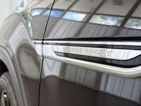 Used 2024 Volkswagen Atlas Cross Sport SE image 37