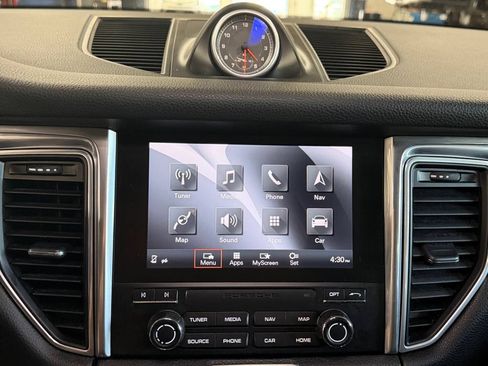 Used 2017 Porsche Macan AWD/4WD image 37