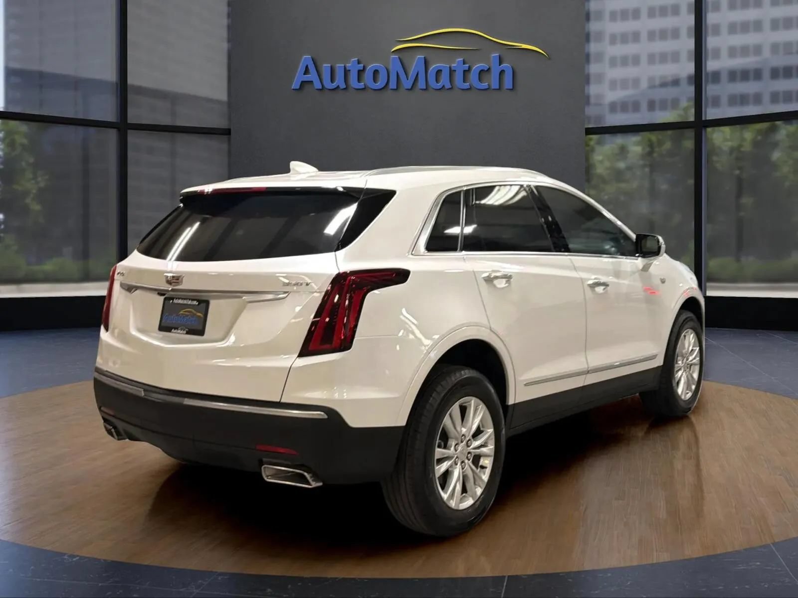 Used 2025 Cadillac XT5 Luxury w/ LPO, Floor Liner Package FWD image 11