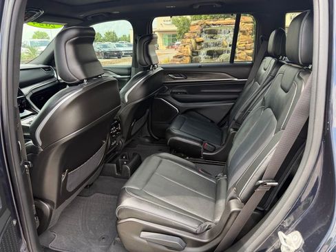 Used 2024 Jeep Grand Cherokee L Overland w/ Luxury Tech Group IV image 11