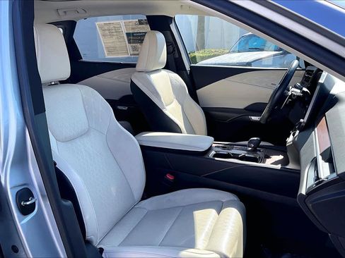 Used 2024 Lexus RX 350 Luxury w/ Convenience Package image 9