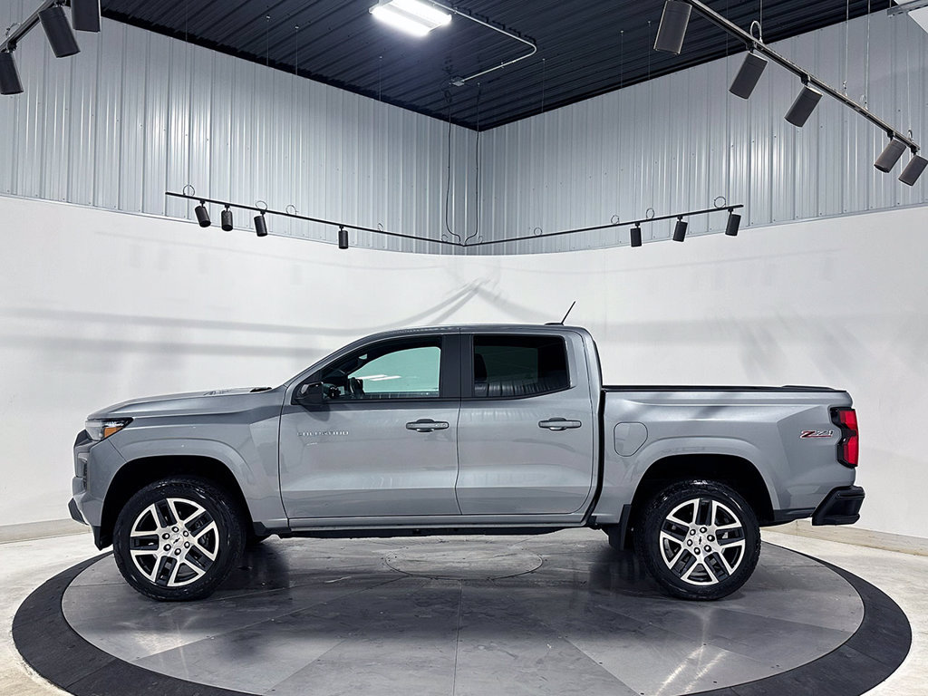Used 2024 Chevrolet Colorado Z71 w/ Z71 Convenience Package 2 AWD/4WD image 16