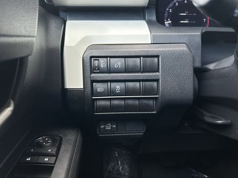 Used 2024 Toyota Tacoma TRD Off-Road AWD/4WD image 26