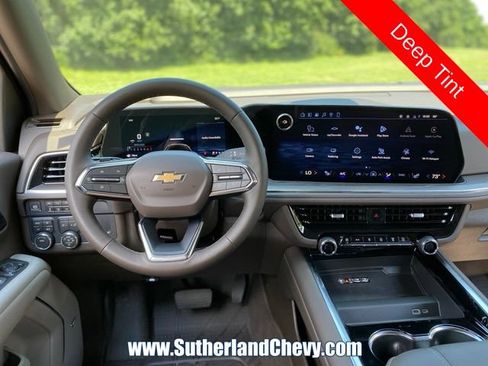 New 2026 Chevrolet Suburban LT w/ Comfort Package AWD/4WD image 27