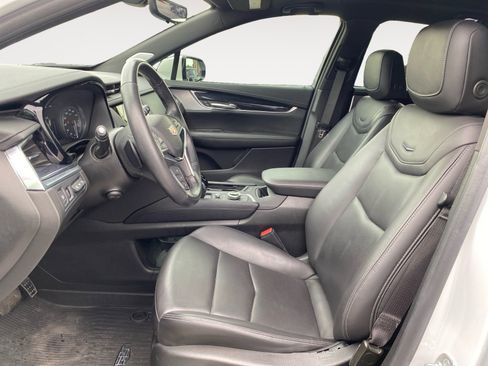 Used 2024 Cadillac XT5 Premium Luxury w/ Technology Package FWD image 9