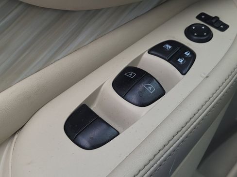 Used 2018 Nissan Murano SV w/ Premium Package FWD image 27
