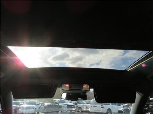 Used 2015 Dodge Charger SXT w/ Driver Confidence Group image 3