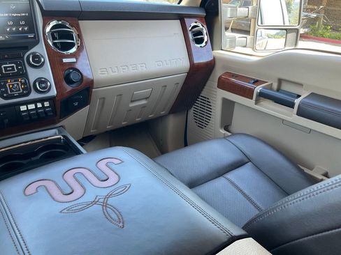 Used 2015 Ford F250 King Ranch w/ King Ranch w/Chrome Package image 38