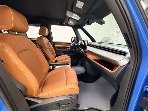 Used 2025 Volkswagen ID. Buzz Pro S RWD image 29