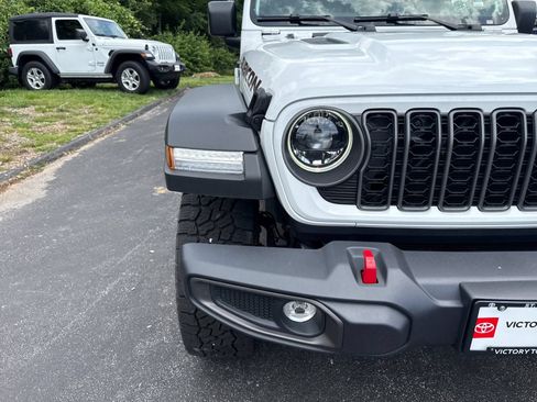 Used 2026 Jeep Gladiator Rubicon AWD/4WD image 29