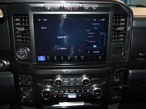 Used 2024 Ford F250 Lariat w/ Lariat Ultimate Package AWD/4WD image 16
