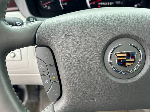 Used 2009 Cadillac DTS w/ Sun And Navigation Package FWD image 22