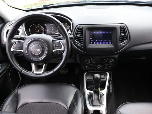 Used 2018 Jeep Compass Latitude w/ Popular Equipment Group FWD image 18