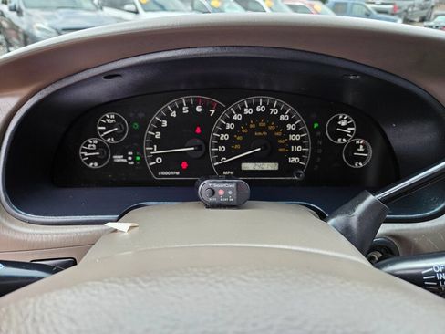 Used 2005 Toyota Sequoia Limited AWD/4WD image 23