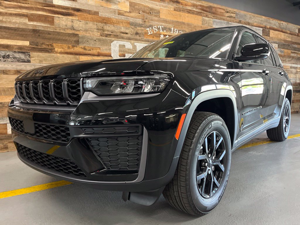New 2026 Jeep Grand Cherokee Altitude AWD/4WD image 13