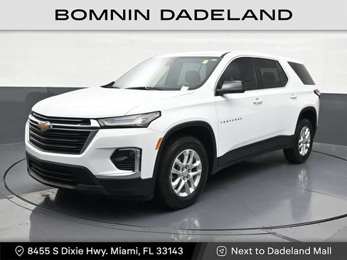 Used 2023 Chevrolet Traverse LS FWD image 1