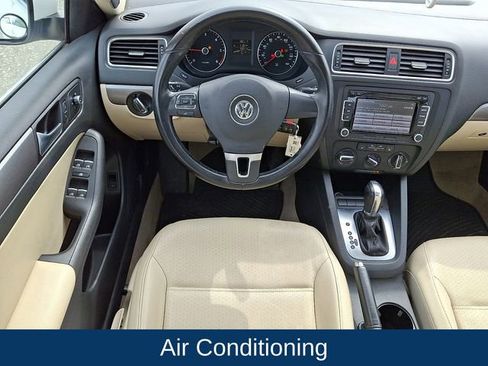 Used 2013 Volkswagen Jetta TDI FWD image 3
