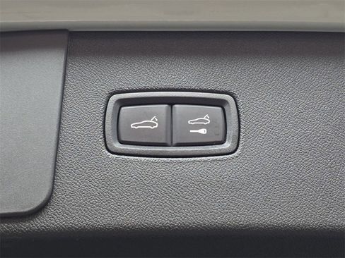 Used 2023 Porsche Cayenne GTS image 16