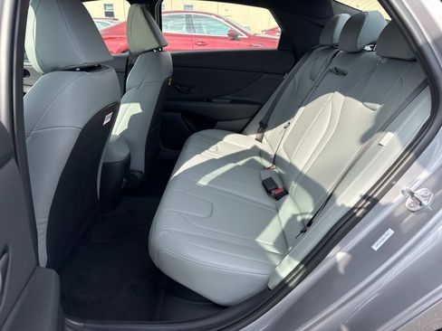 New 2025 Hyundai Elantra Limited image 11