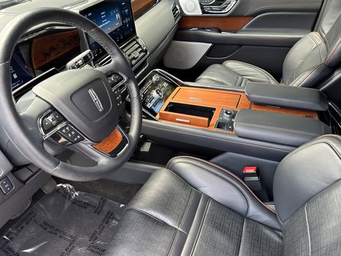 Used 2024 Lincoln Navigator Black Label image 10