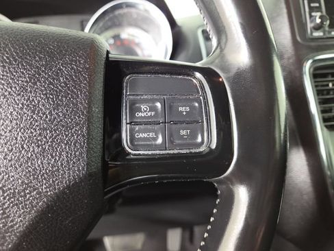 Used 2020 Dodge Grand Caravan SE FWD image 24