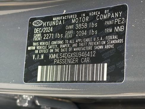 Used 2025 Hyundai Elantra SEL FWD image 32