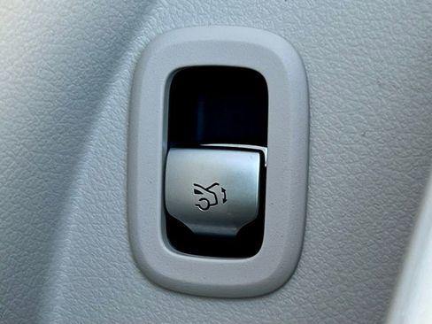 Certified 2026 Mercedes-Benz GLC 300 4MATIC image 27