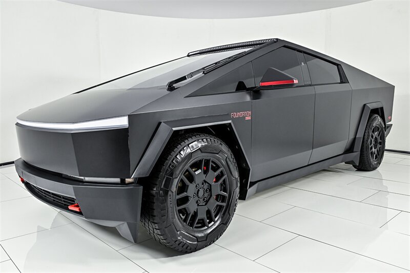 Used 2024 Tesla Cybertruck Cyberbeast AWD/4WD image 5