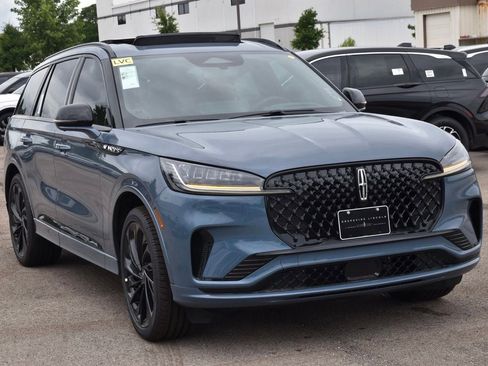 New 2026 Lincoln Aviator Reserve w/ Jet Appearance Package RWD image 3