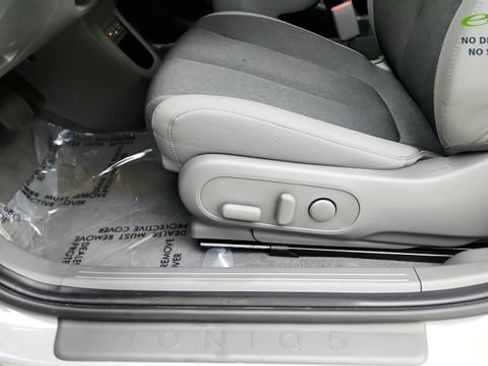Used 2025 Hyundai Ioniq 5 SE RWD image 48