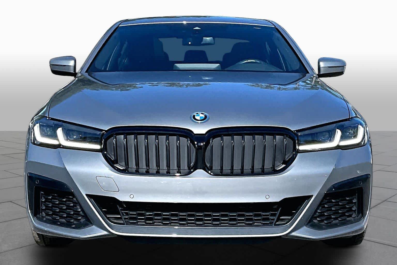 Used 2023 BMW 530e xDrive w/ Executive Package AWD/4WD image 4