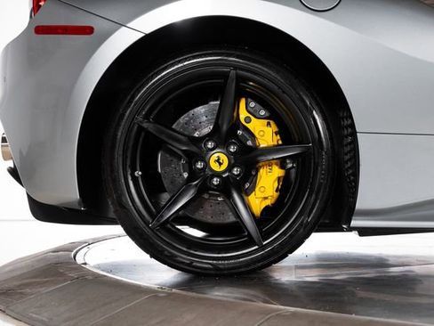 Used 2019 Ferrari 488 Spider RWD image 19
