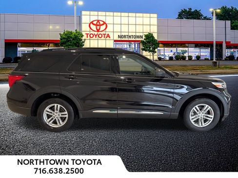 Used 2022 Ford Explorer XLT w/ Equipment Group 202A image 23