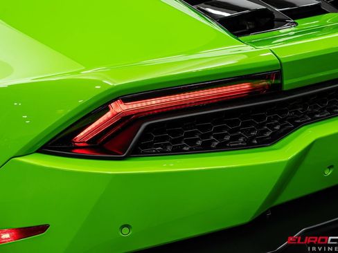 Used 2017 Lamborghini Huracan LP 610-4 AWD/4WD image 21