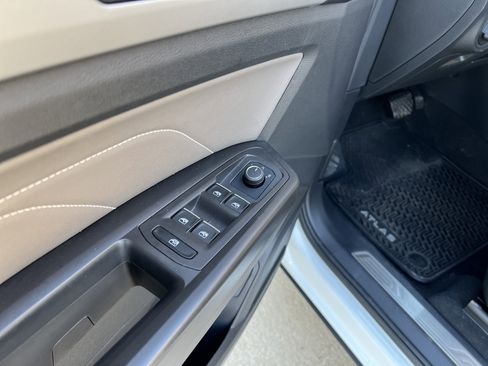 Used 2023 Volkswagen Atlas Cross Sport SE w/ Panoramic Sunroof Package image 14