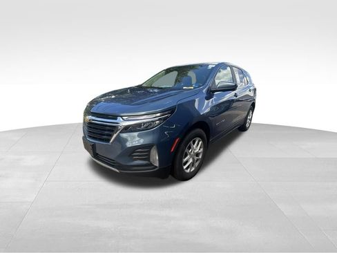 Used 2024 Chevrolet Equinox LT AWD/4WD image 2