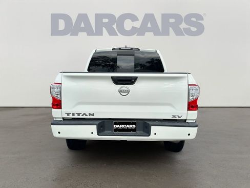 Used 2023 Nissan Titan SV image 6