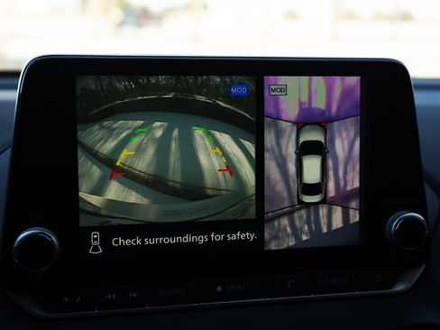 Used 2023 Nissan Sentra SR w/ SR Premium Package image 29