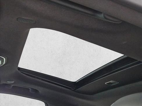 New 2025 Jeep Grand Cherokee Altitude image 19