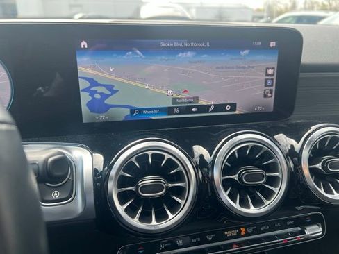 Used 2022 Mercedes-Benz GLB 250 4MATIC image 11