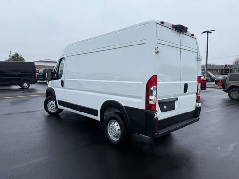 Used 2023 RAM ProMaster 2500 w/ Convenience Group image 5